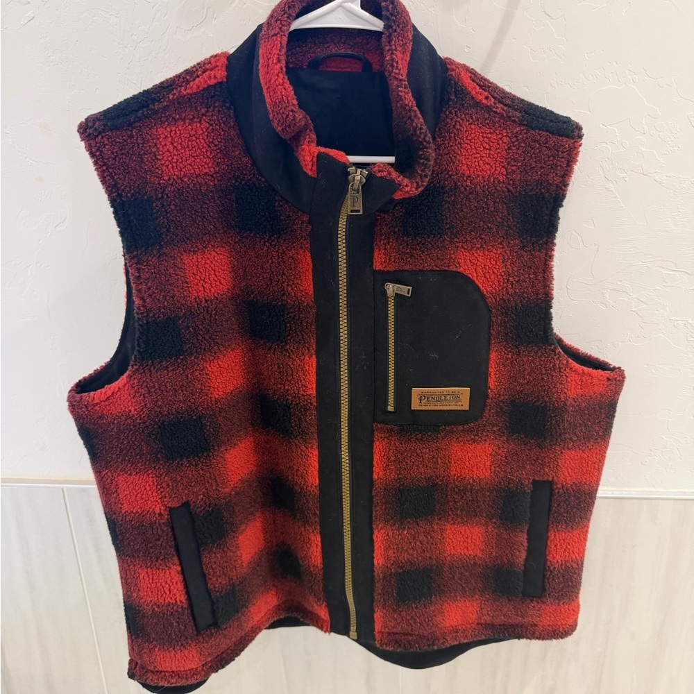 Pendleton Black Woolen Garment